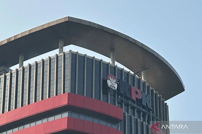 KPK probes alleged corruption in banking notification services